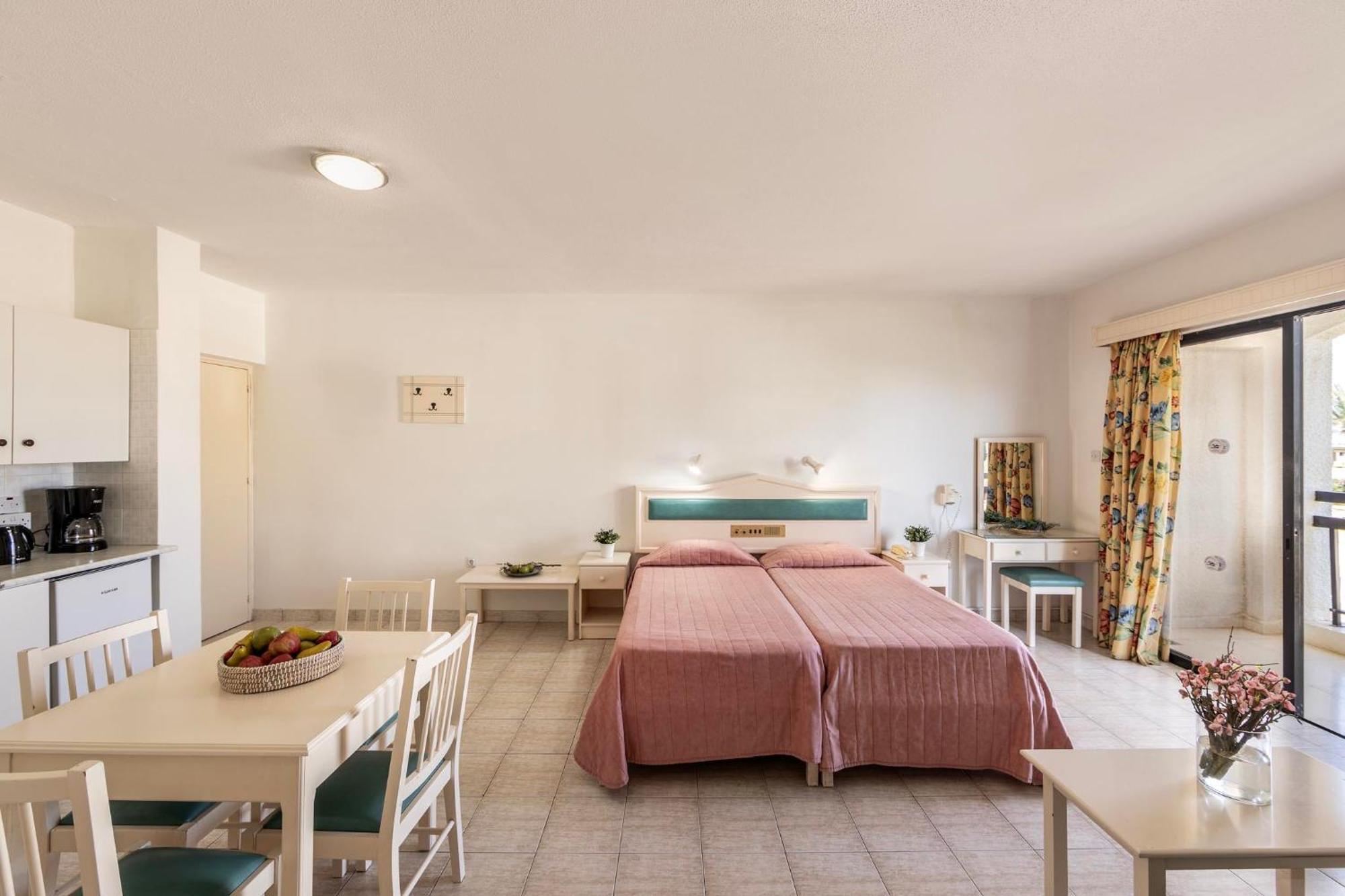 Seagull Hotel Apartments Protaras Chambre photo